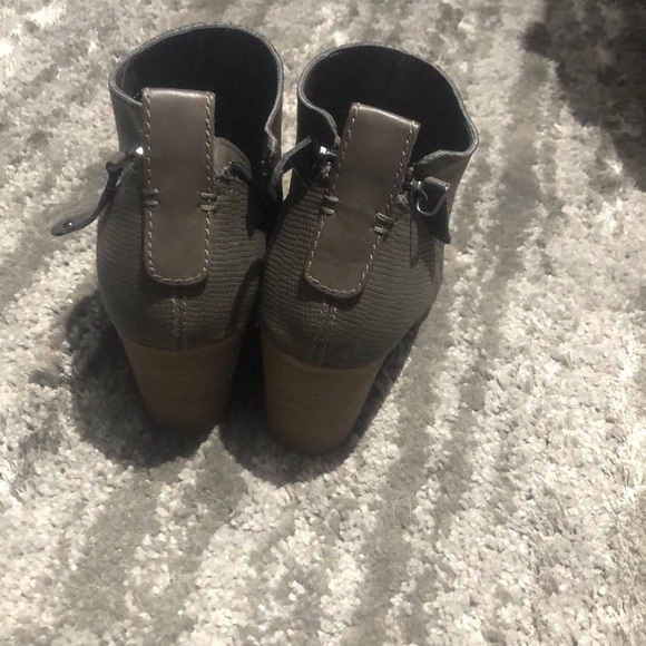 Lexi and Abbie never worn ankle booties size 9 - Picture 3 of 3